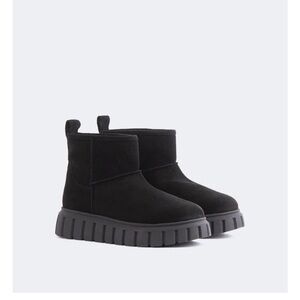 L’Intervalle Mortara Black Ugg Suede Boots